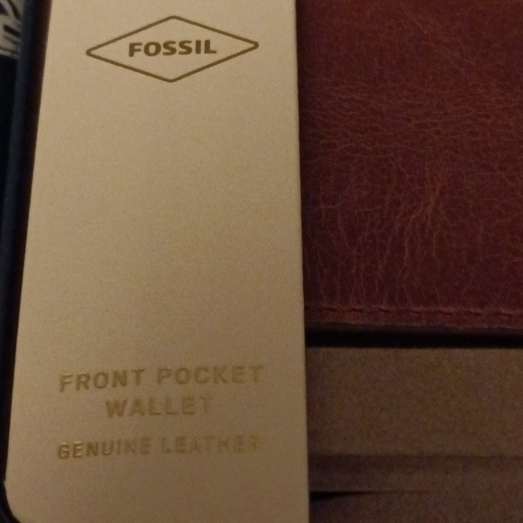 Fossil front pocket wallet genuine leather. - Picture 3 of 7